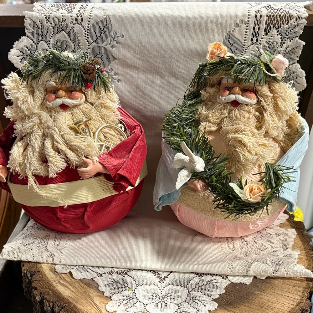vintage "roly-poly" Santa Claus figurines